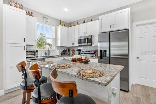 4043 SW 156TH PLACE, Ocala, FL 34473