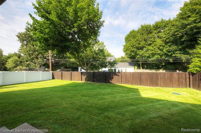 394 S Glenhurst Drive, Birmingham, MI 48009