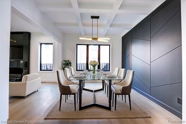 394 S Glenhurst Drive, Birmingham, MI 48009