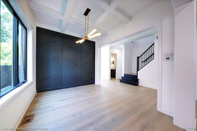 394 S Glenhurst Drive, Birmingham, MI 48009