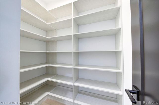 394 S Glenhurst Drive, Birmingham, MI 48009