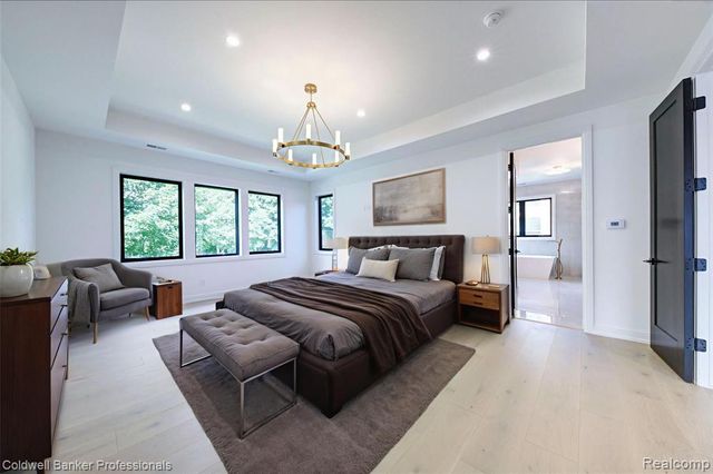 394 S Glenhurst Drive, Birmingham, MI 48009