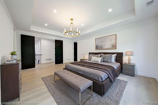 394 S Glenhurst Drive, Birmingham, MI 48009