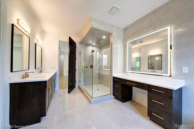 394 S Glenhurst Drive, Birmingham, MI 48009