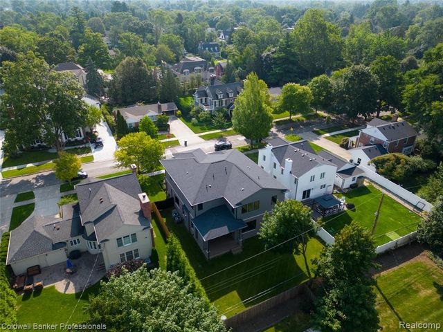 394 S Glenhurst Drive, Birmingham, MI 48009