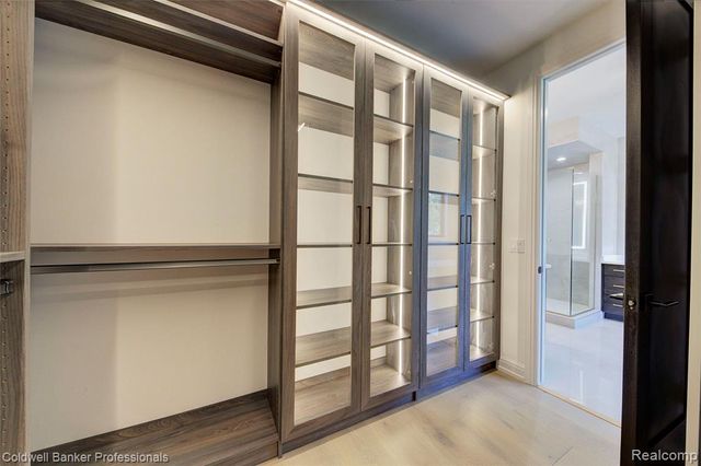 394 S Glenhurst Drive, Birmingham, MI 48009