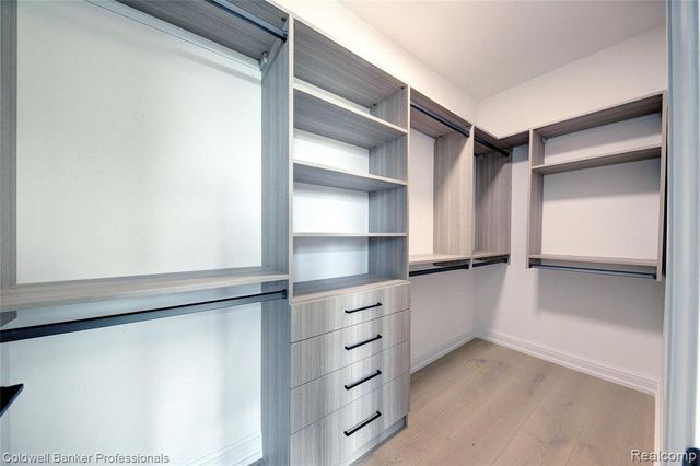 394 S Glenhurst Drive, Birmingham, MI 48009