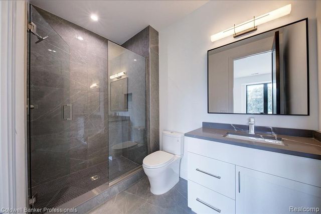 394 S Glenhurst Drive, Birmingham, MI 48009