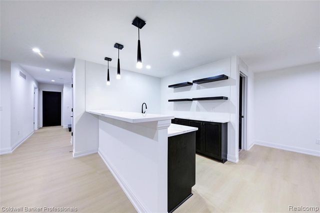 394 S Glenhurst Drive, Birmingham, MI 48009