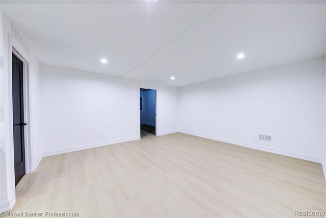 394 S Glenhurst Drive, Birmingham, MI 48009