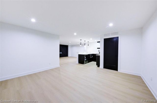 394 S Glenhurst Drive, Birmingham, MI 48009