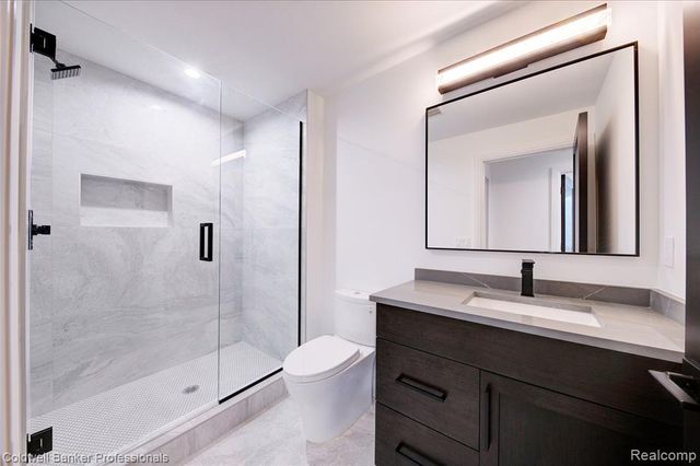 394 S Glenhurst Drive, Birmingham, MI 48009