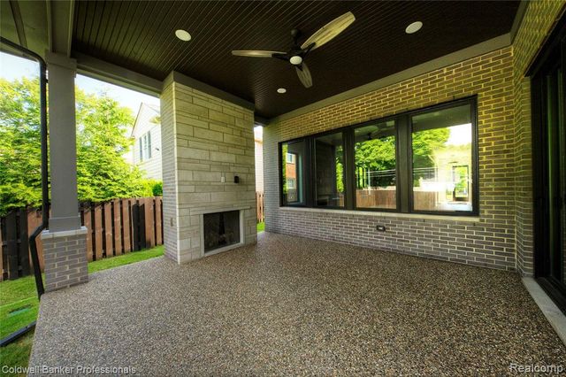 394 S Glenhurst Drive, Birmingham, MI 48009