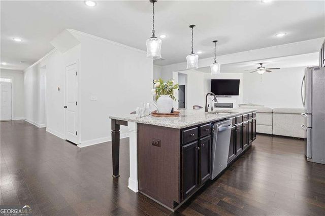 5560 Mirror Lake Drive, Cumming, GA 30028