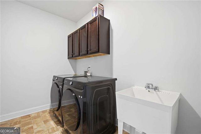 5560 Mirror Lake Drive, Cumming, GA 30028