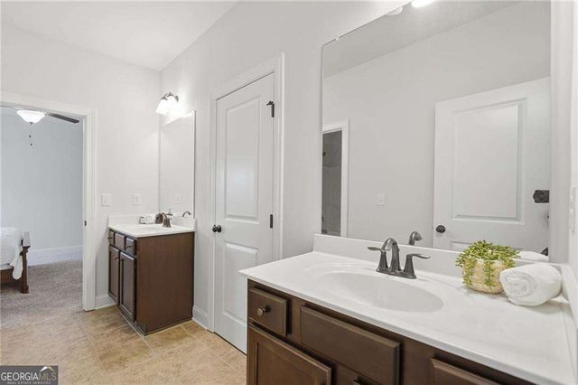 5560 Mirror Lake Drive, Cumming, GA 30028