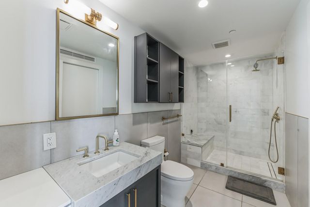 70 Rainey ST 1703, Austin, TX 78701