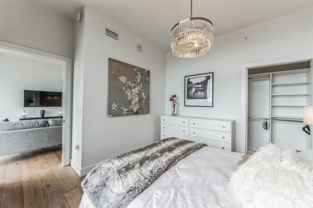 70 Rainey ST 1703, Austin, TX 78701