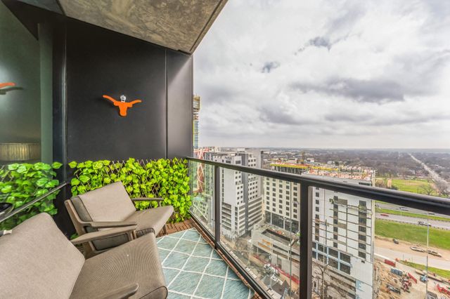 70 Rainey ST 1703, Austin, TX 78701