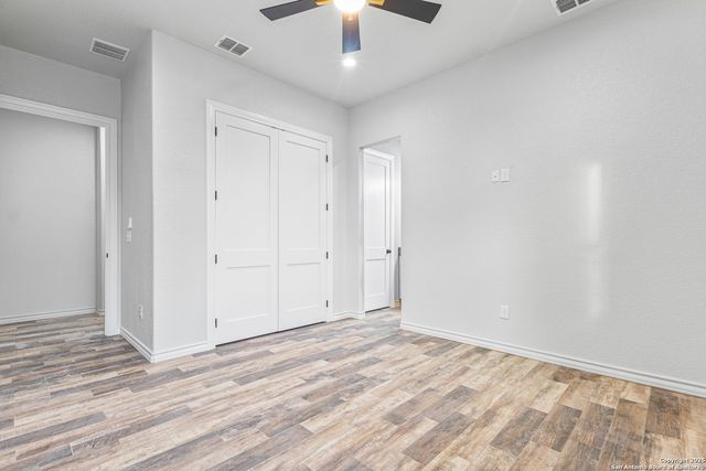 114 CR 6875, Natalia, TX 78059