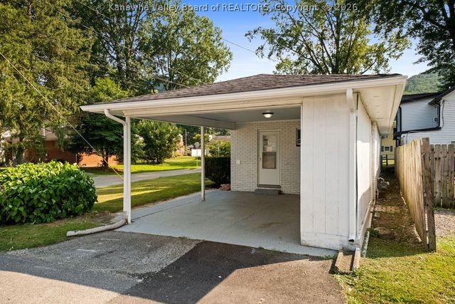 411 46th Street Se, Charleston, WV 25304
