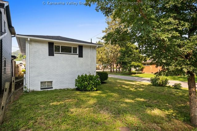 411 46th Street Se, Charleston, WV 25304