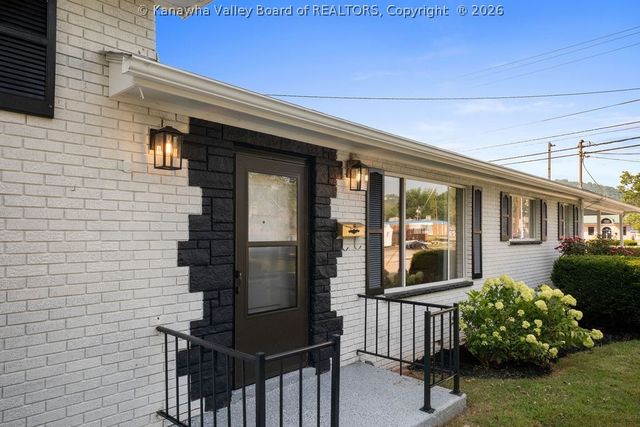 411 46th Street Se, Charleston, WV 25304