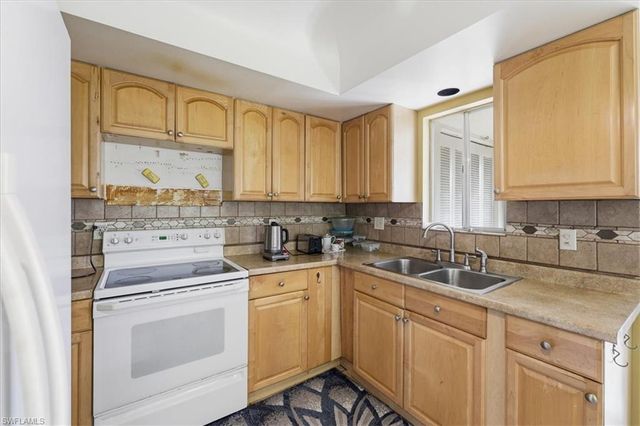 347 Joel BLVD 203, Lehigh Acres, FL 33936
