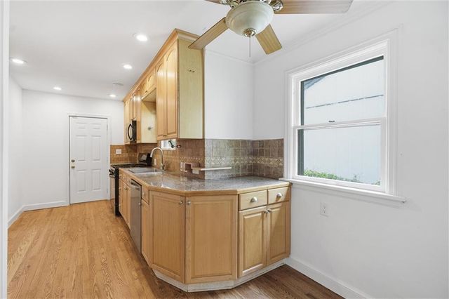 6656 Paseo Boulevard, Kansas City, MO 64132