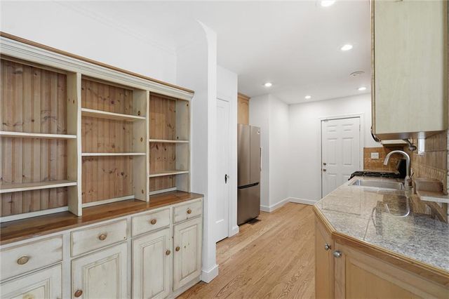 6656 Paseo Boulevard, Kansas City, MO 64132