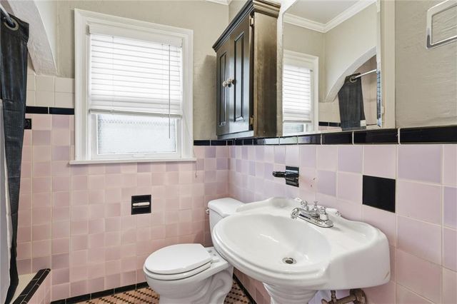 6656 Paseo Boulevard, Kansas City, MO 64132