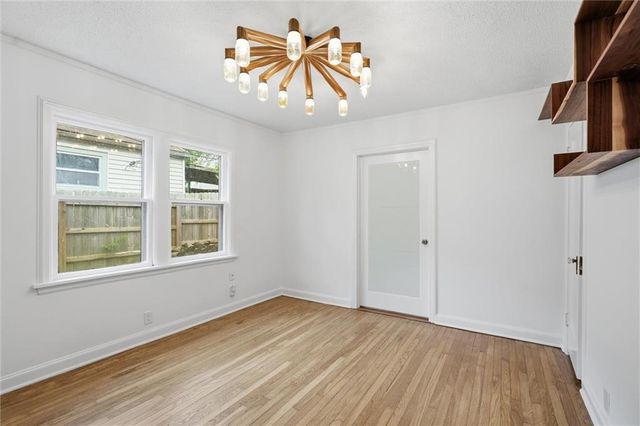 6656 Paseo Boulevard, Kansas City, MO 64132