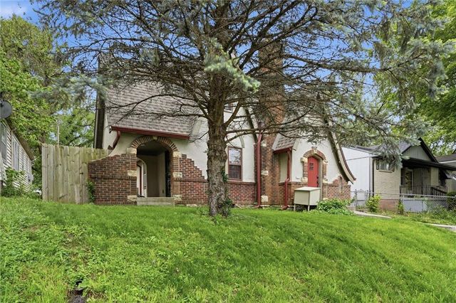 6656 Paseo Boulevard, Kansas City, MO 64132