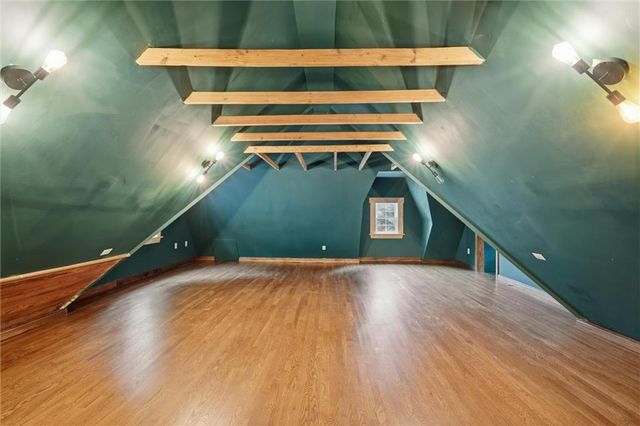 6656 Paseo Boulevard, Kansas City, MO 64132