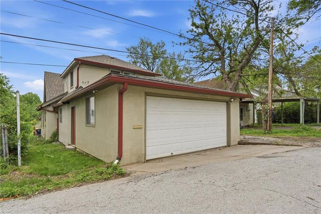 6656 Paseo Boulevard, Kansas City, MO 64132