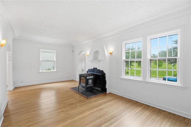 6656 Paseo Boulevard, Kansas City, MO 64132