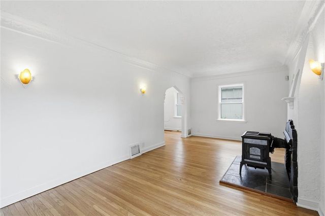 6656 Paseo Boulevard, Kansas City, MO 64132