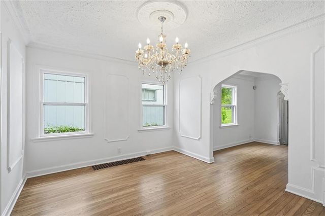 6656 Paseo Boulevard, Kansas City, MO 64132