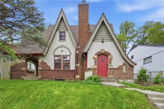 6656 Paseo Boulevard, Kansas City, MO 64132