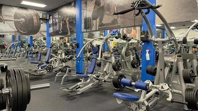 402 Lakeview Dr 201, Weston, FL 33326