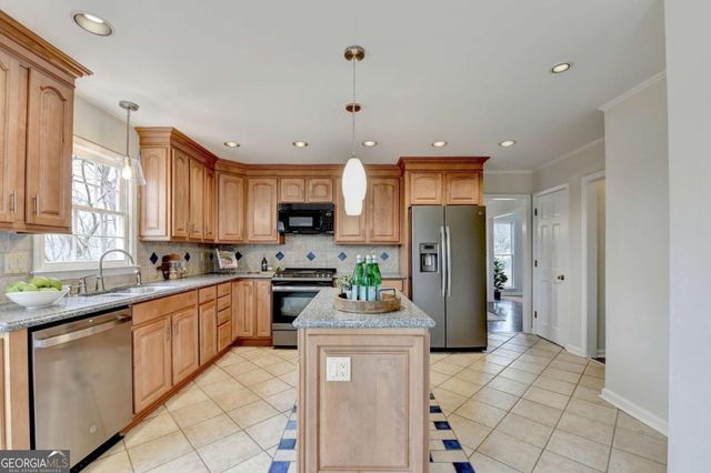 8155 Willow Tree Way, Alpharetta, GA 30005