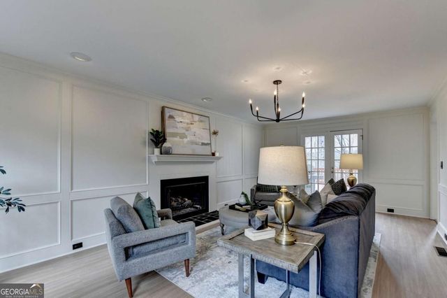 8155 Willow Tree Way, Alpharetta, GA 30005