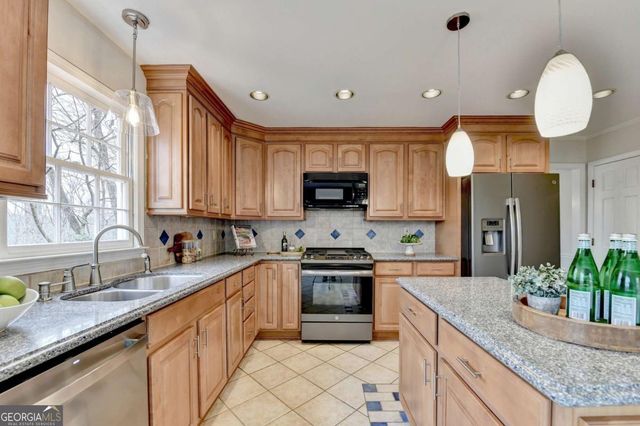 8155 Willow Tree Way, Alpharetta, GA 30005