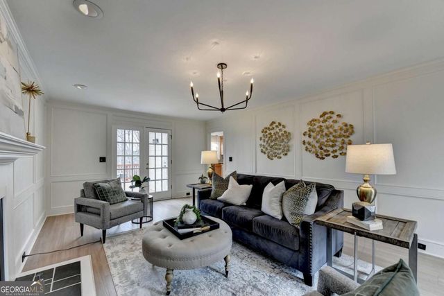 8155 Willow Tree Way, Alpharetta, GA 30005