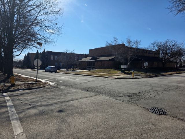 312 N Center Avenue, Bradley, IL 60915