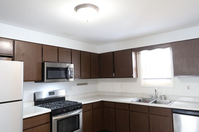 312 N Center Avenue, Bradley, IL 60915