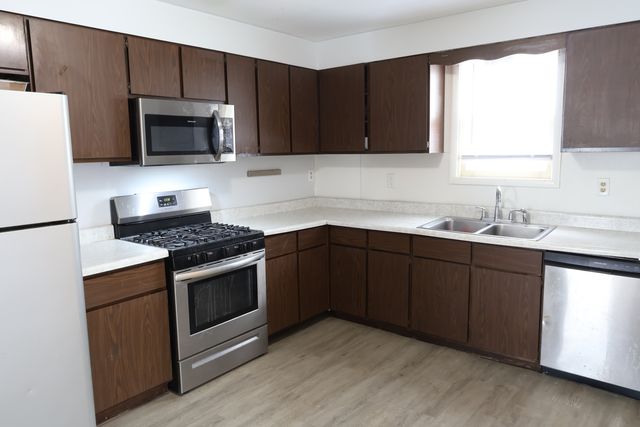 312 N Center Avenue, Bradley, IL 60915