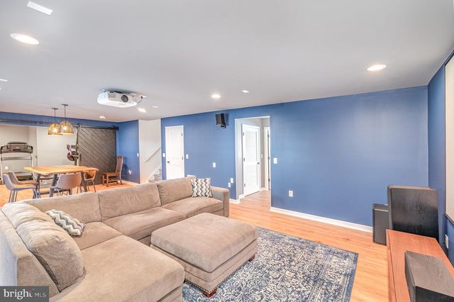 24846 SOMERBY DR, Chantilly, VA 20152