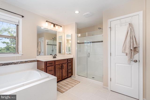24846 SOMERBY DR, Chantilly, VA 20152