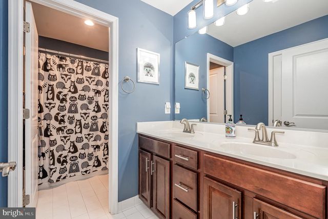 24846 SOMERBY DR, Chantilly, VA 20152